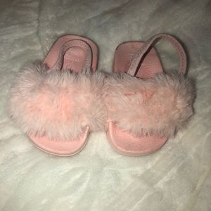 Size 4 infant furry flip flops